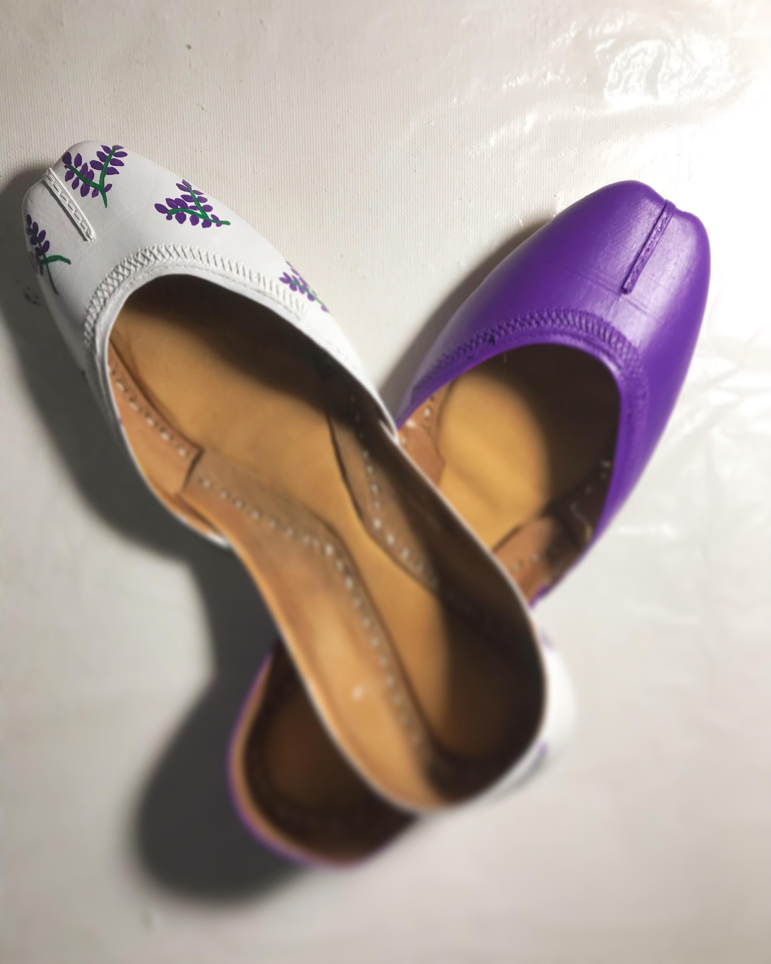 Purple & White Contrasting Khussa Flats